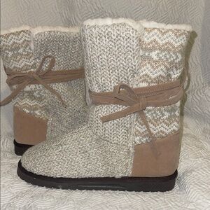 Cozy, Neutral, and super comfy winter boots.
